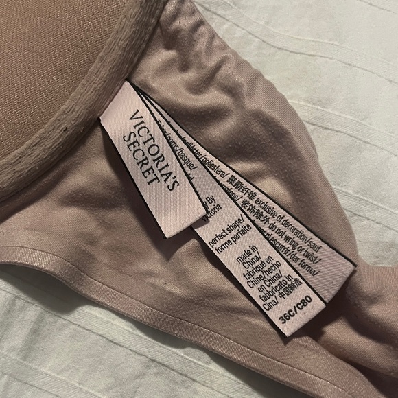 Victoria's Secret Tan and Cream Bra - Picture 2 of 6